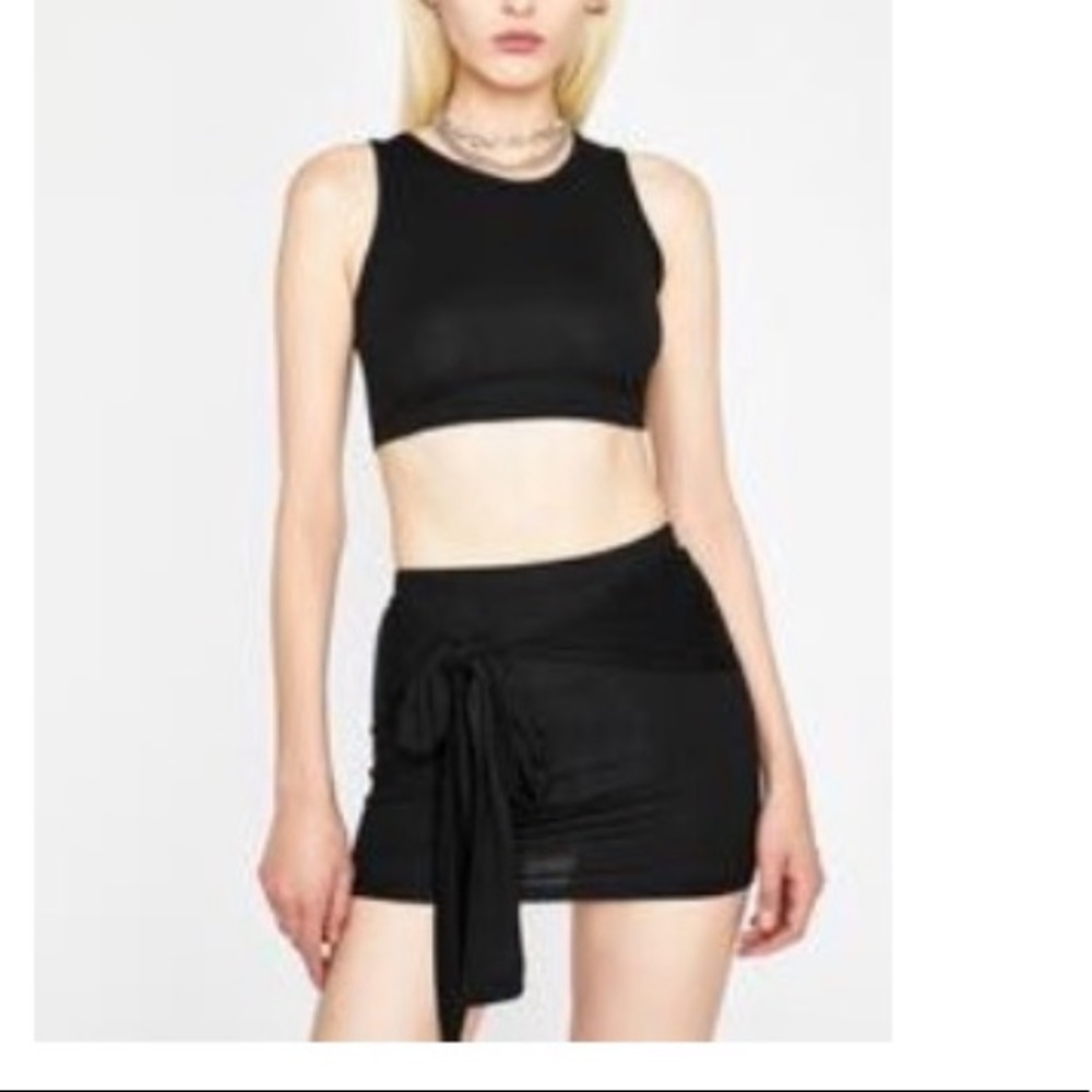 Simple black wrap set